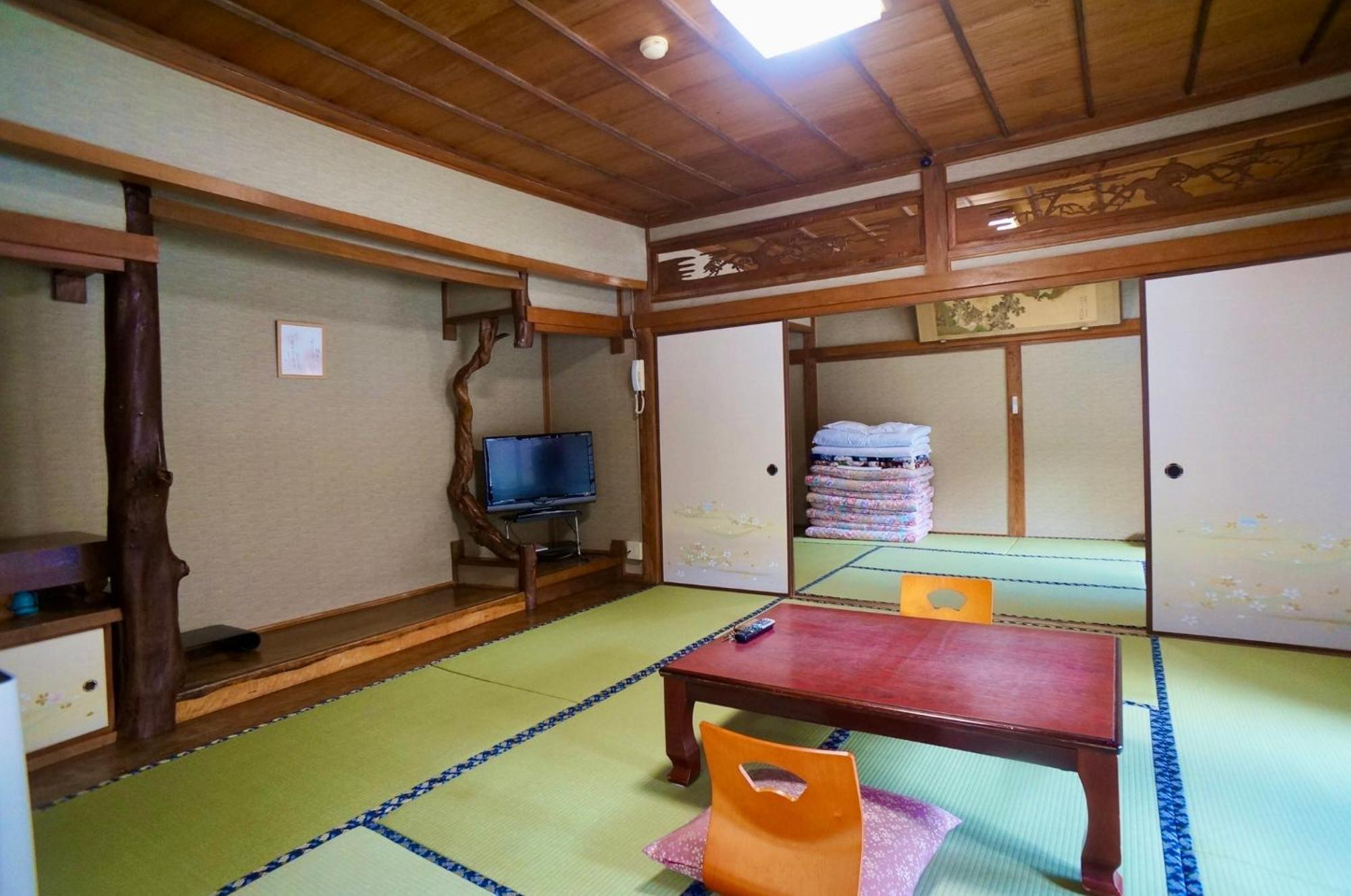 Takaosou Hotel Yufu Bagian luar foto