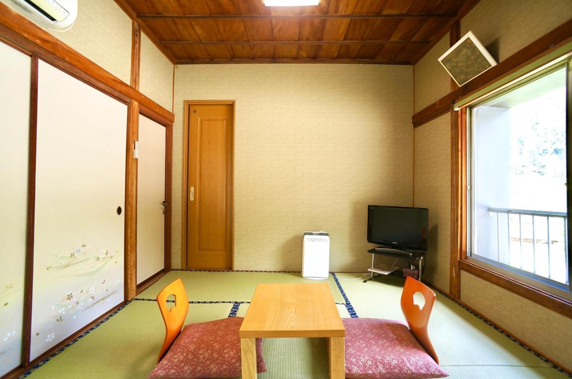 Takaosou Hotel Yufu Bagian luar foto