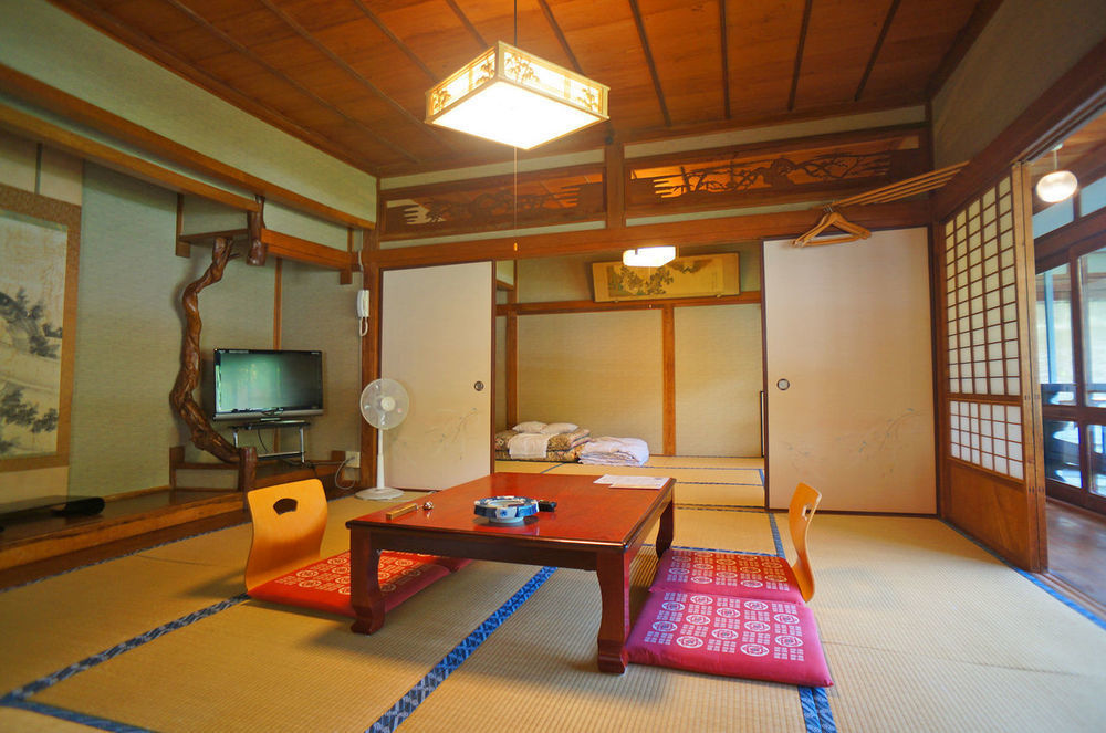 Takaosou Hotel Yufu Bagian luar foto