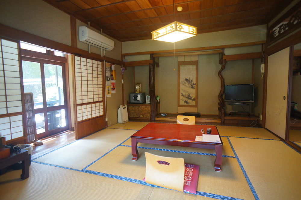 Takaosou Hotel Yufu Bagian luar foto